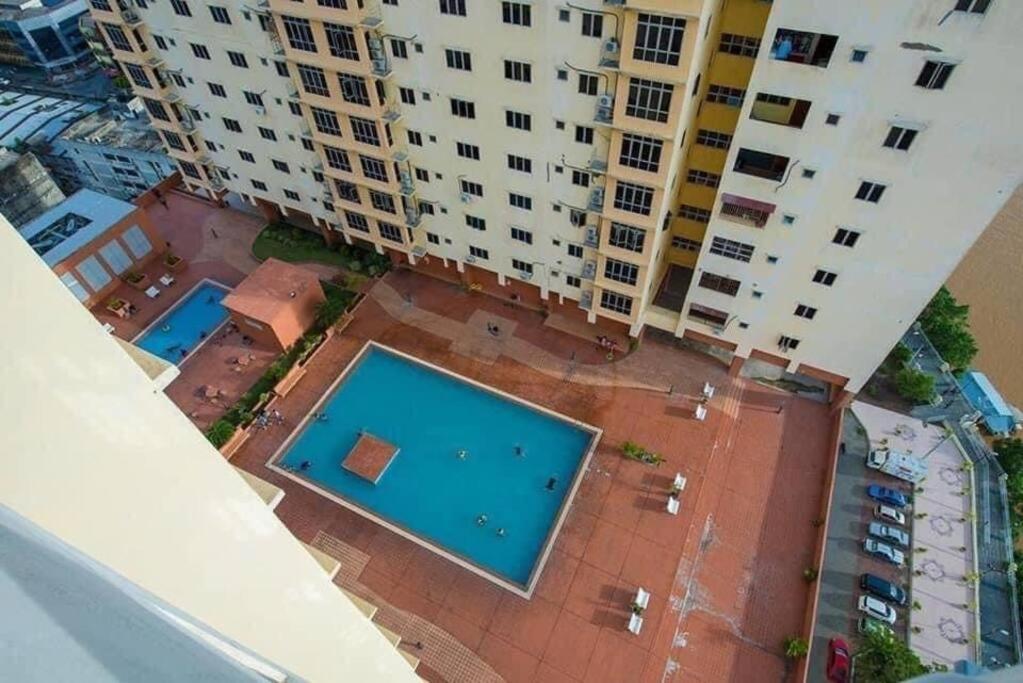 Ct Pelangi Mall Apartment